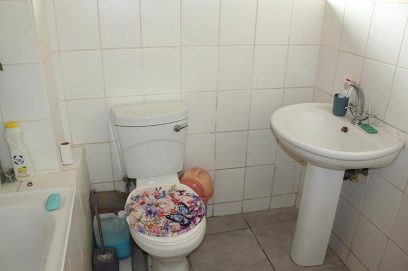1 Bedroom Property for Sale in Avondale Western Cape
